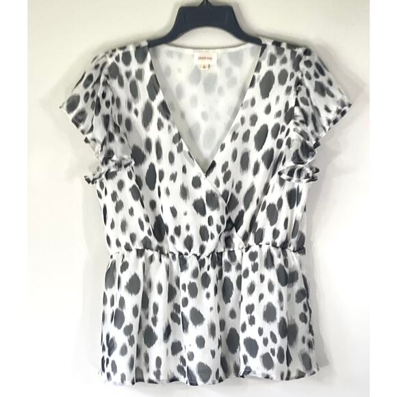 Woman’s blouse - Picture 1 of 3